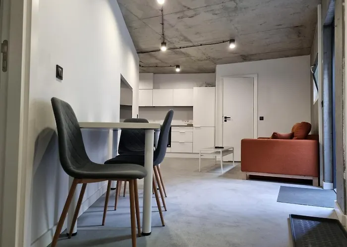 Industrialna Piwnica Hostel
